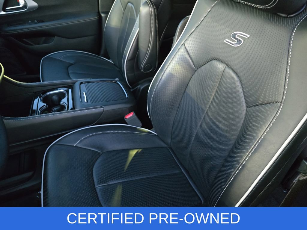 Used 2025 Chrysler Pacifica Limited image 17