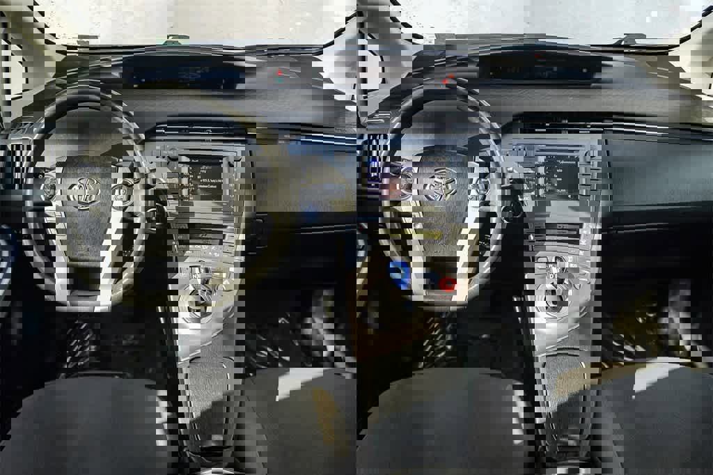 Used 2014 Toyota Prius Two image 12