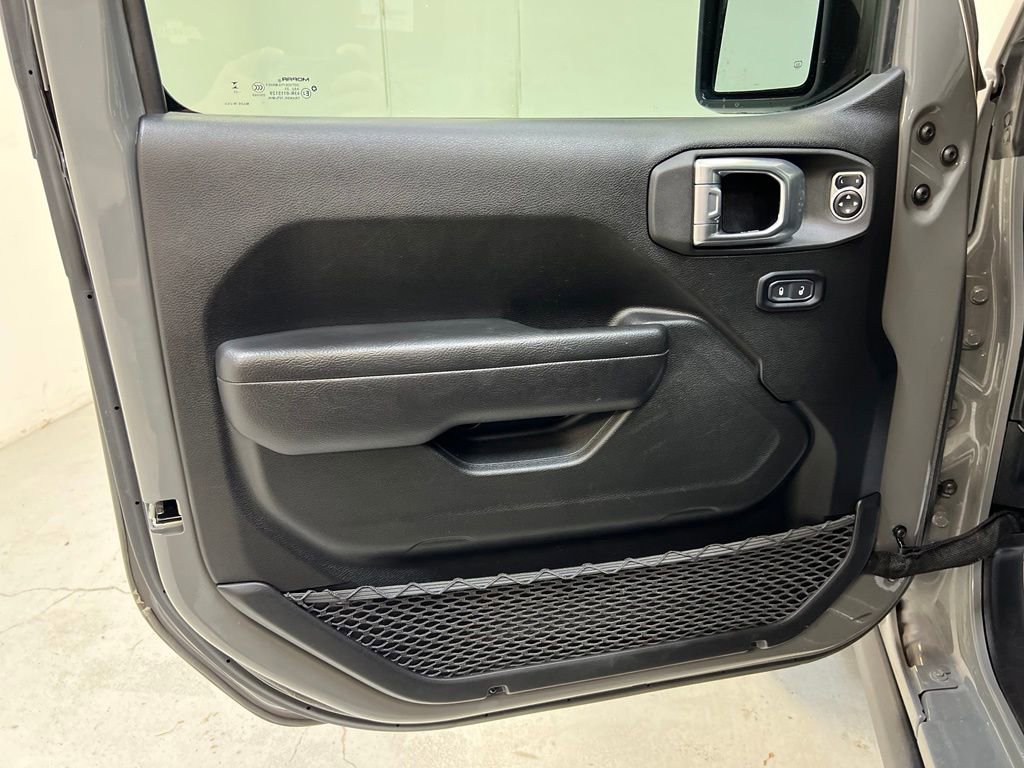 Used 2023 Jeep Gladiator Sport AWD/4WD image 14
