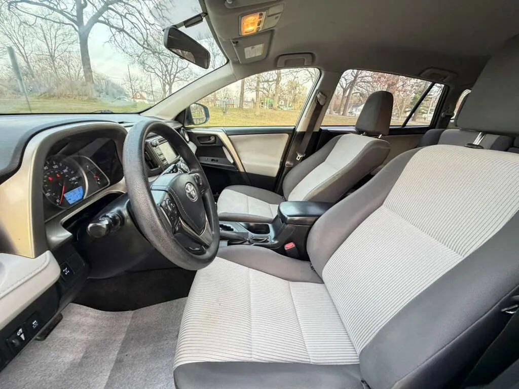 Used 2014 Toyota RAV4 LE AWD/4WD image 11