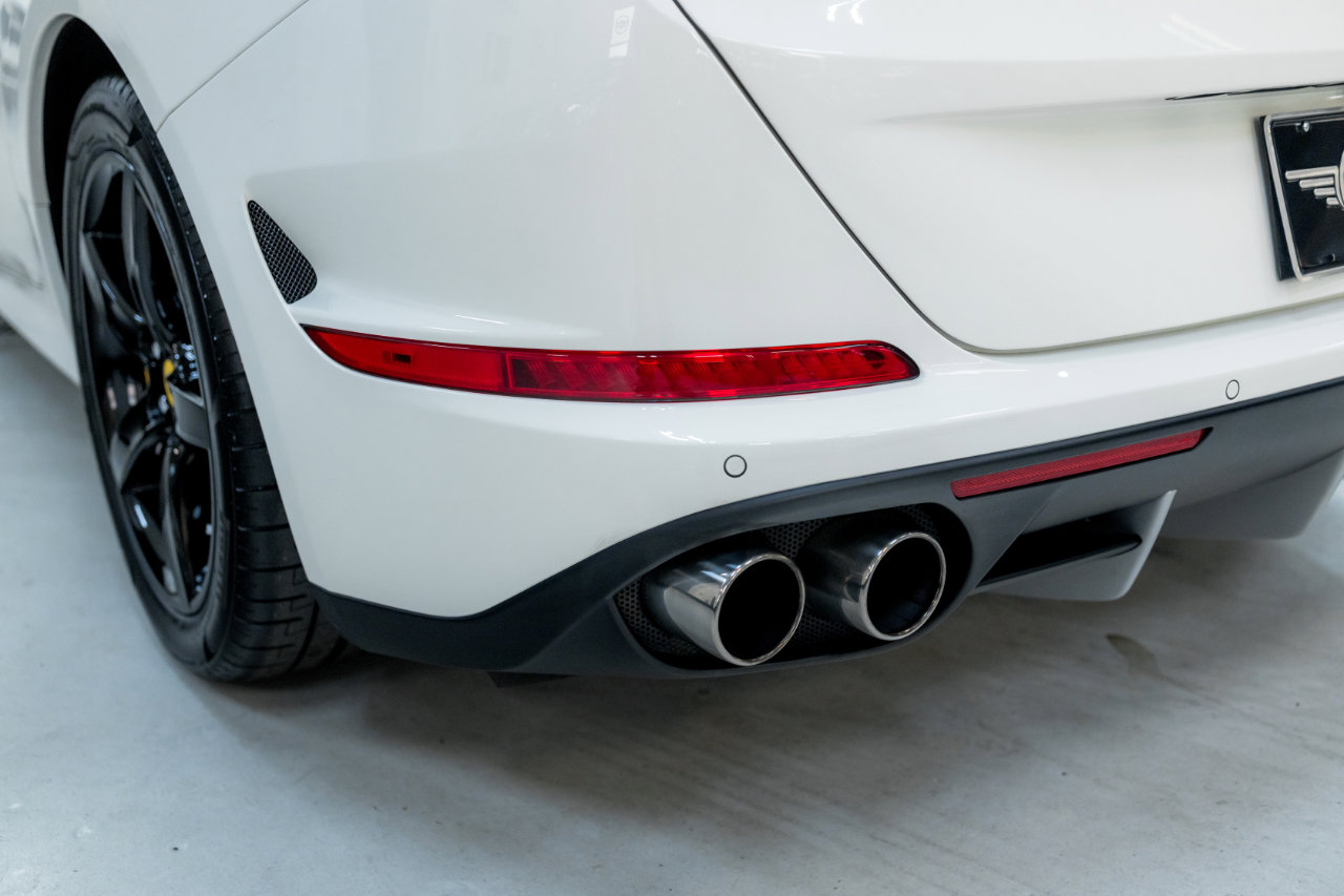 Used 2016 Ferrari California T image 32