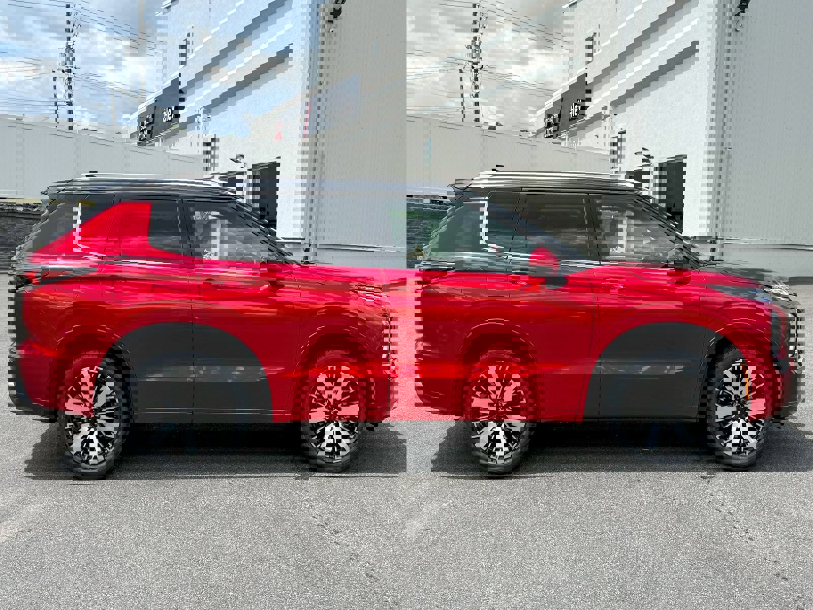 New 2025 Mitsubishi Outlander AWD image 16
