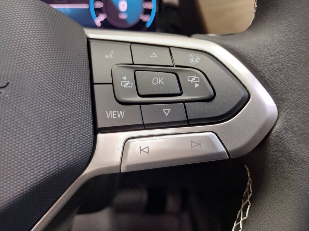 New 2025 Volkswagen Atlas SE image 29