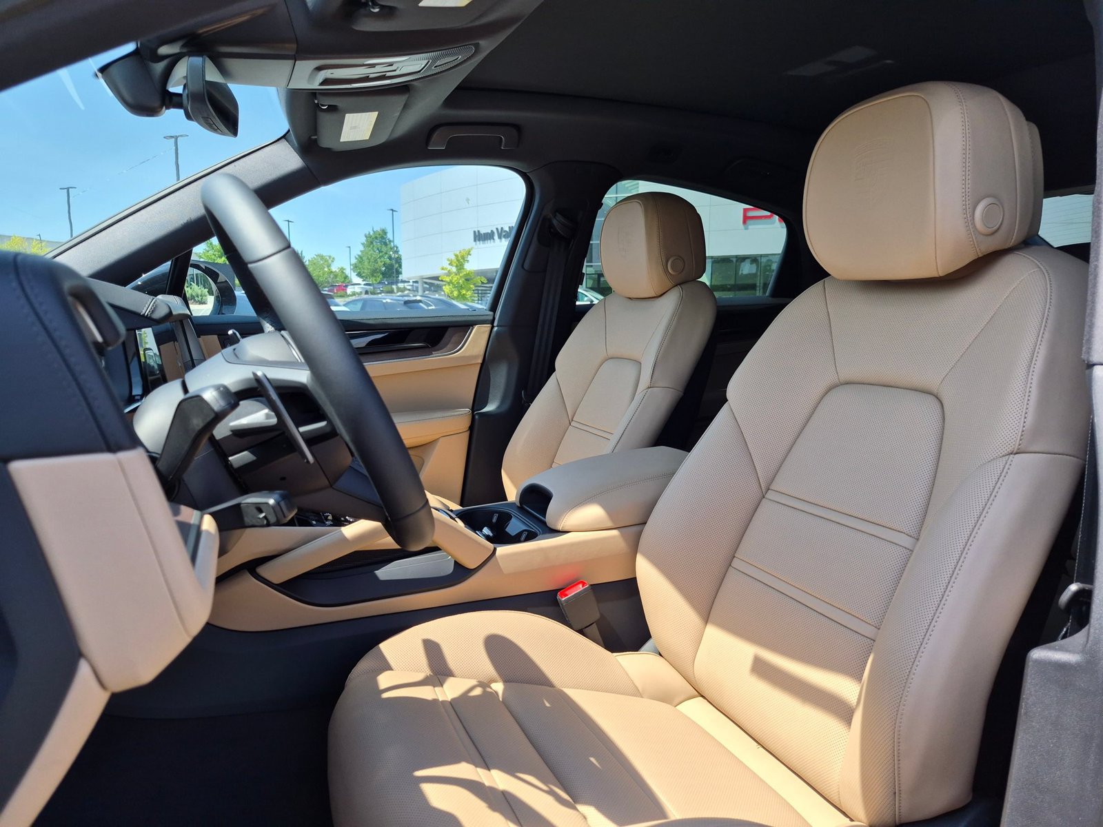 New 2026 Porsche Cayenne Coupe AWD/4WD image 5