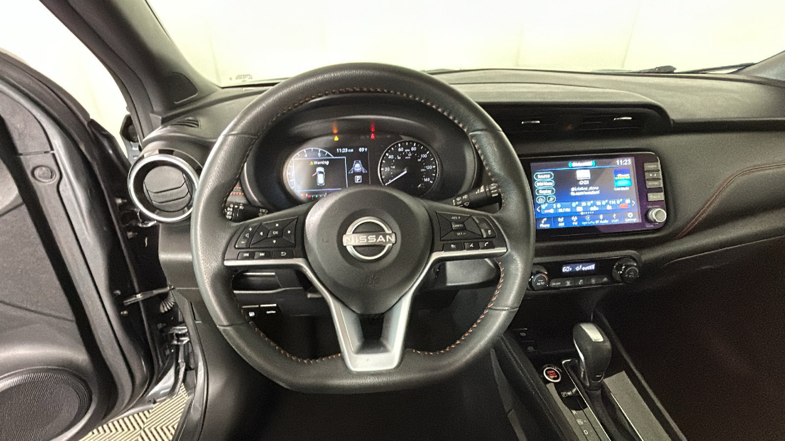 Used 2023 Nissan Kicks SR FWD image 16