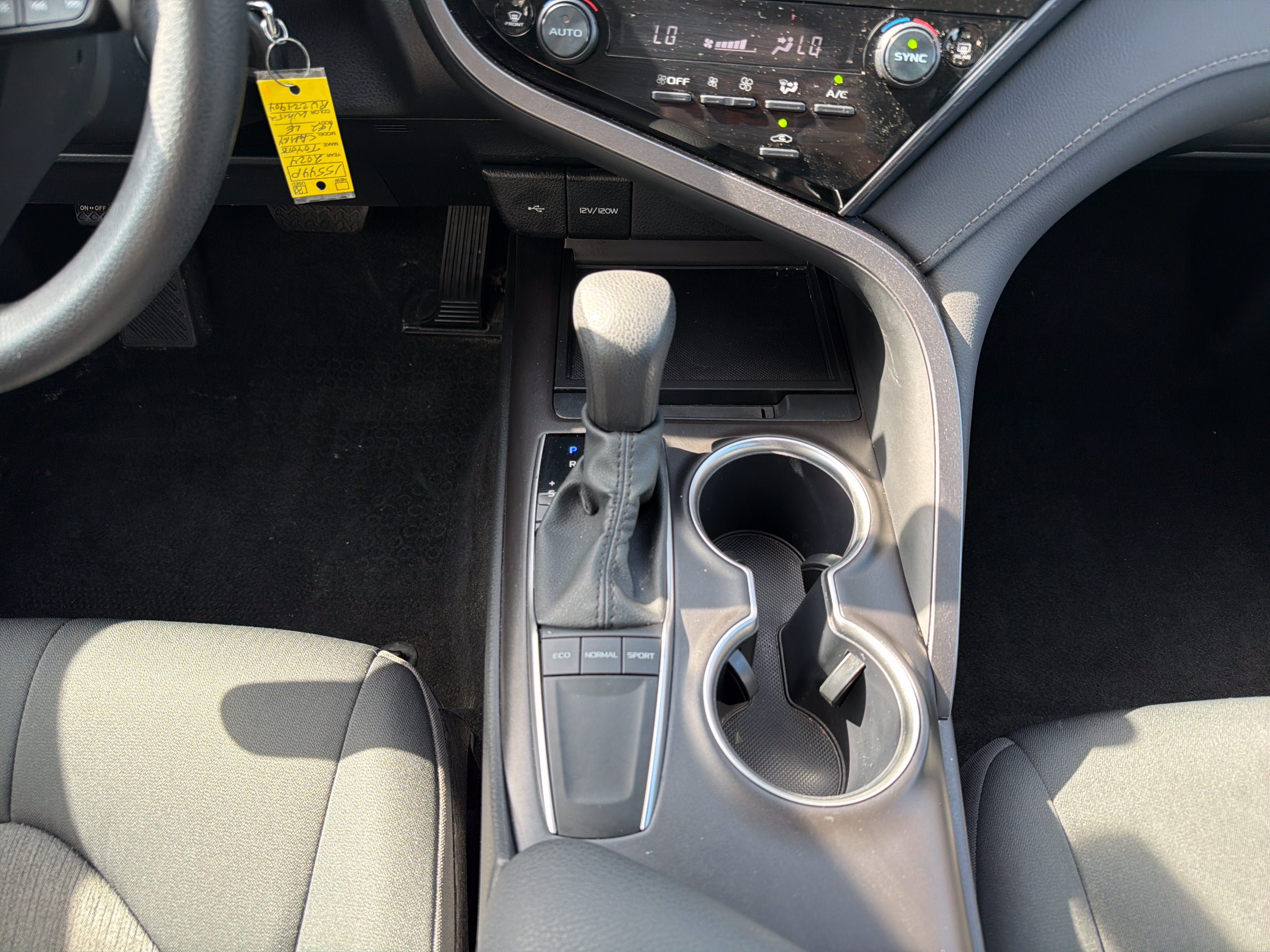 Used 2024 Toyota Camry LE FWD image 21