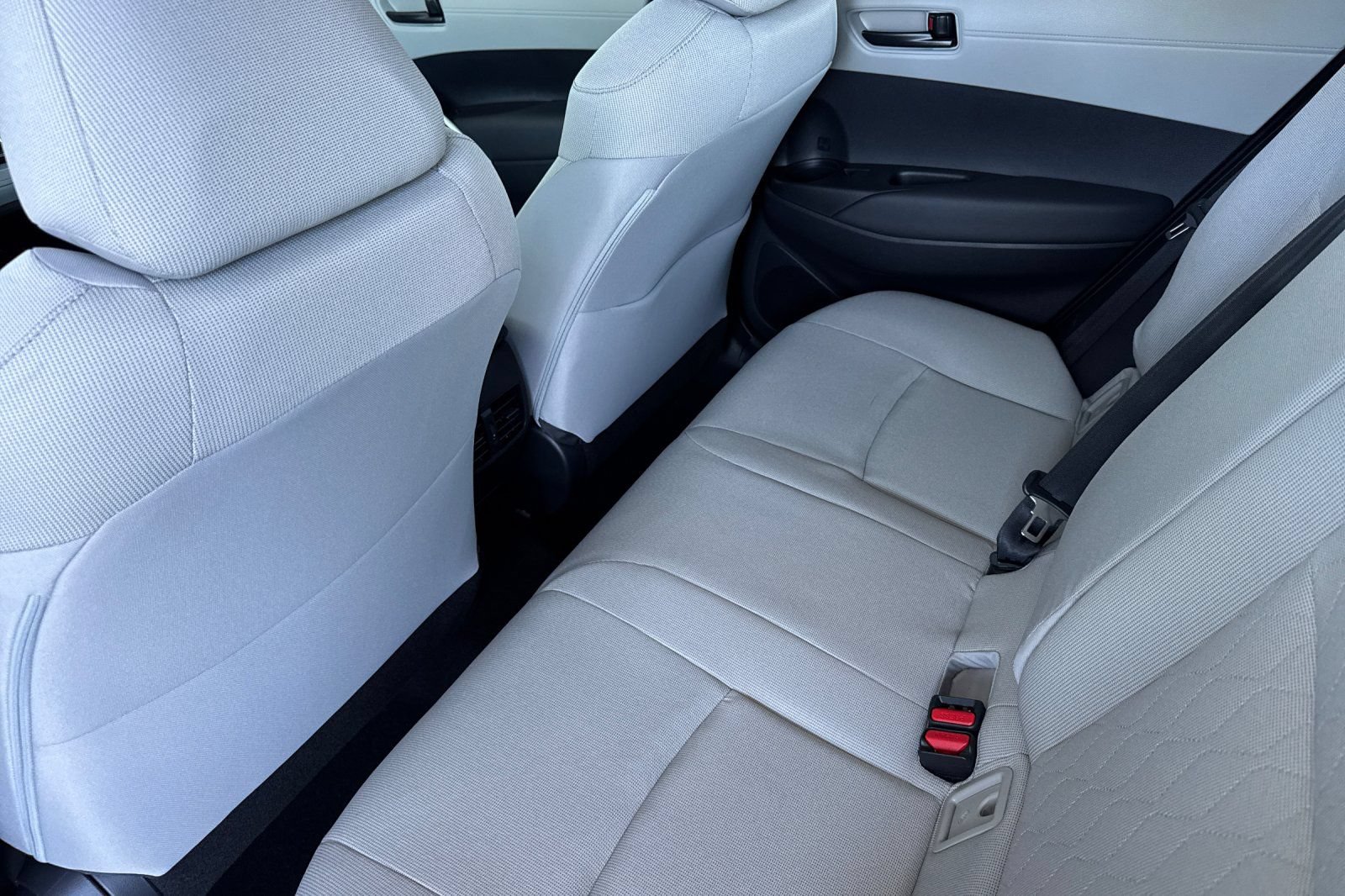 New 2026 Toyota Corolla Cross LE w/ Moonroof Package FWD image 5