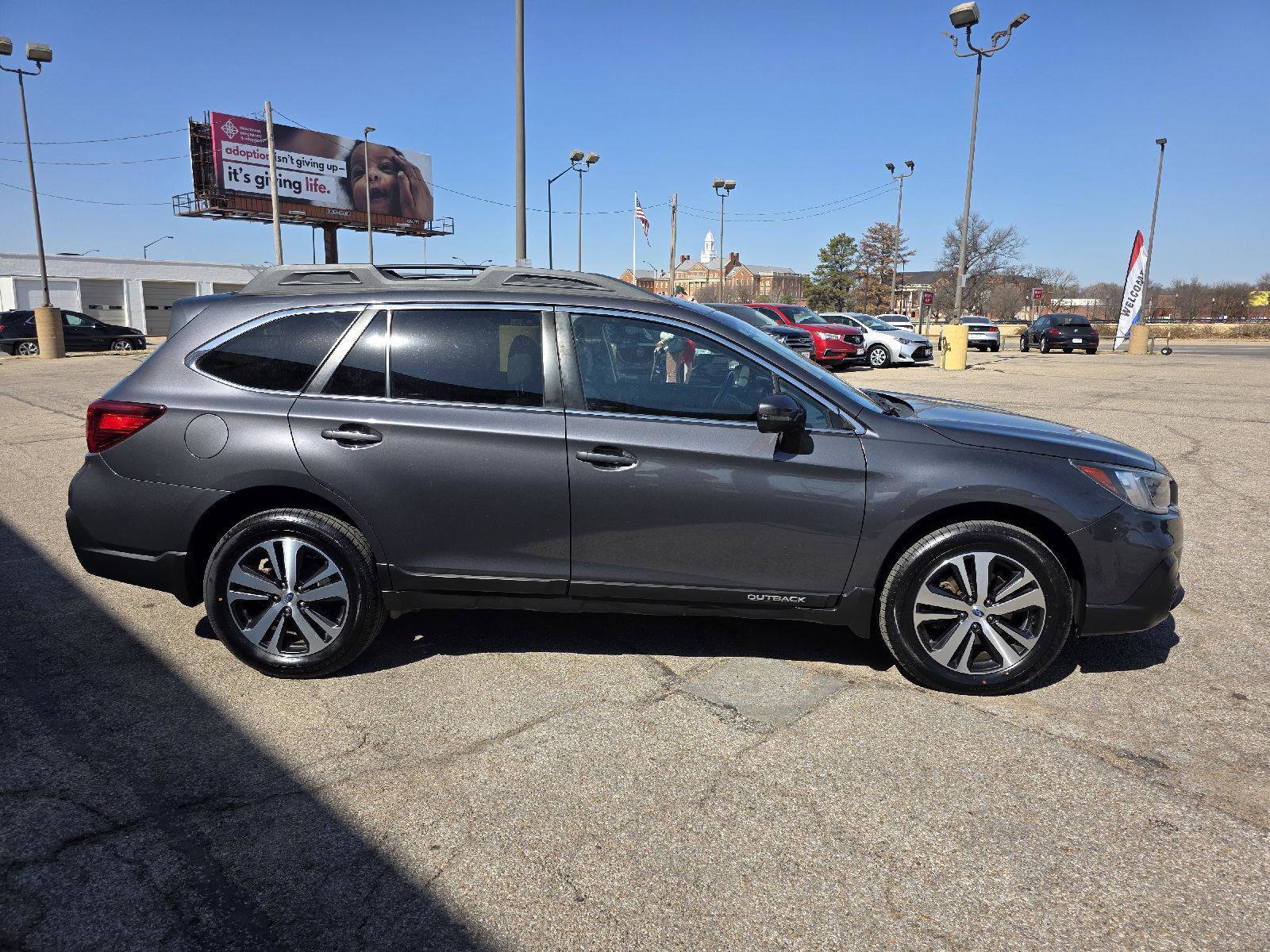 Used 2019 Subaru Outback 3.6R Limited image 4