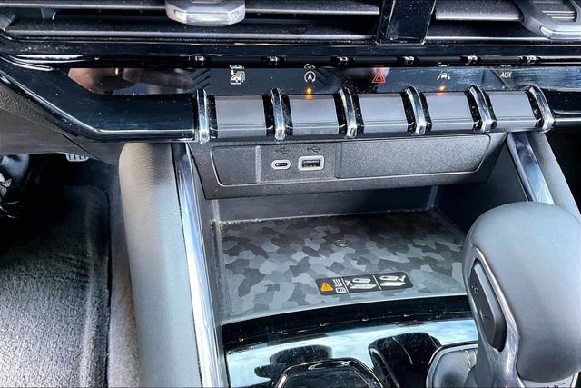 Used 2023 GMC Canyon AT4 w/ AT4 Premium Package image 33