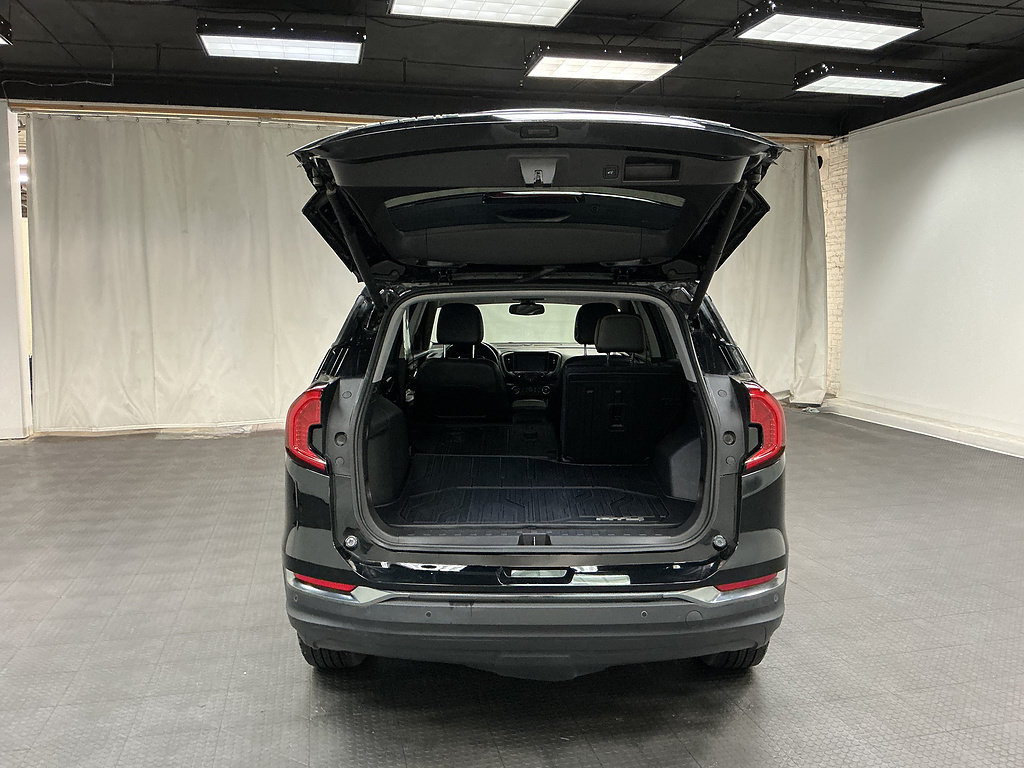 Used 2024 GMC Terrain AT4 w/ LPO, Floor Liner Package AWD/4WD image 26