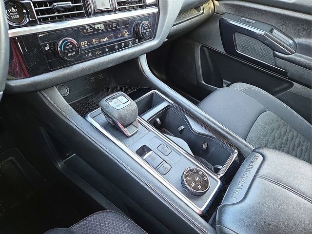 Used 2025 Nissan Pathfinder SV AWD/4WD image 25