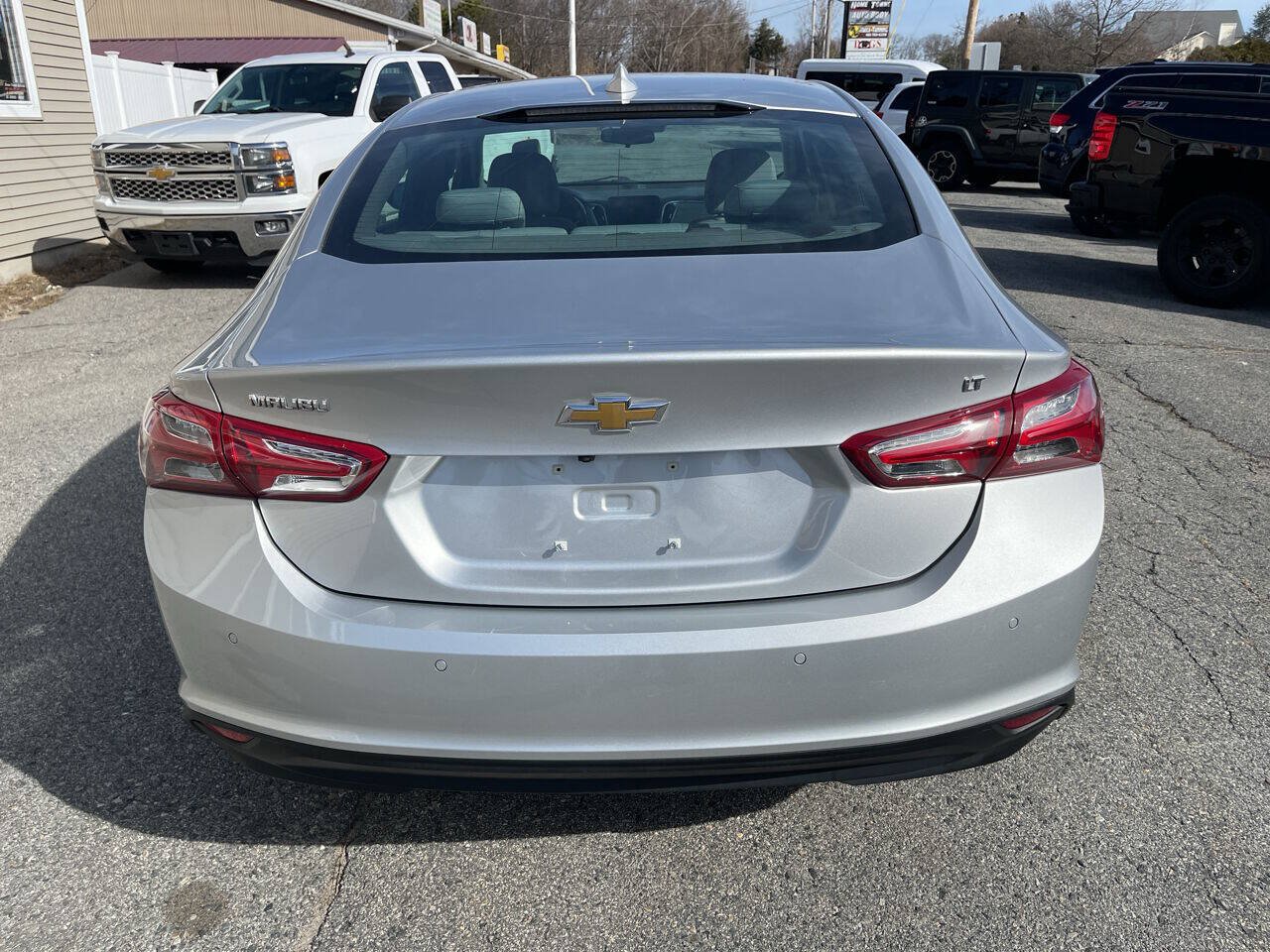 Used 2021 Chevrolet Malibu LT FWD image 5