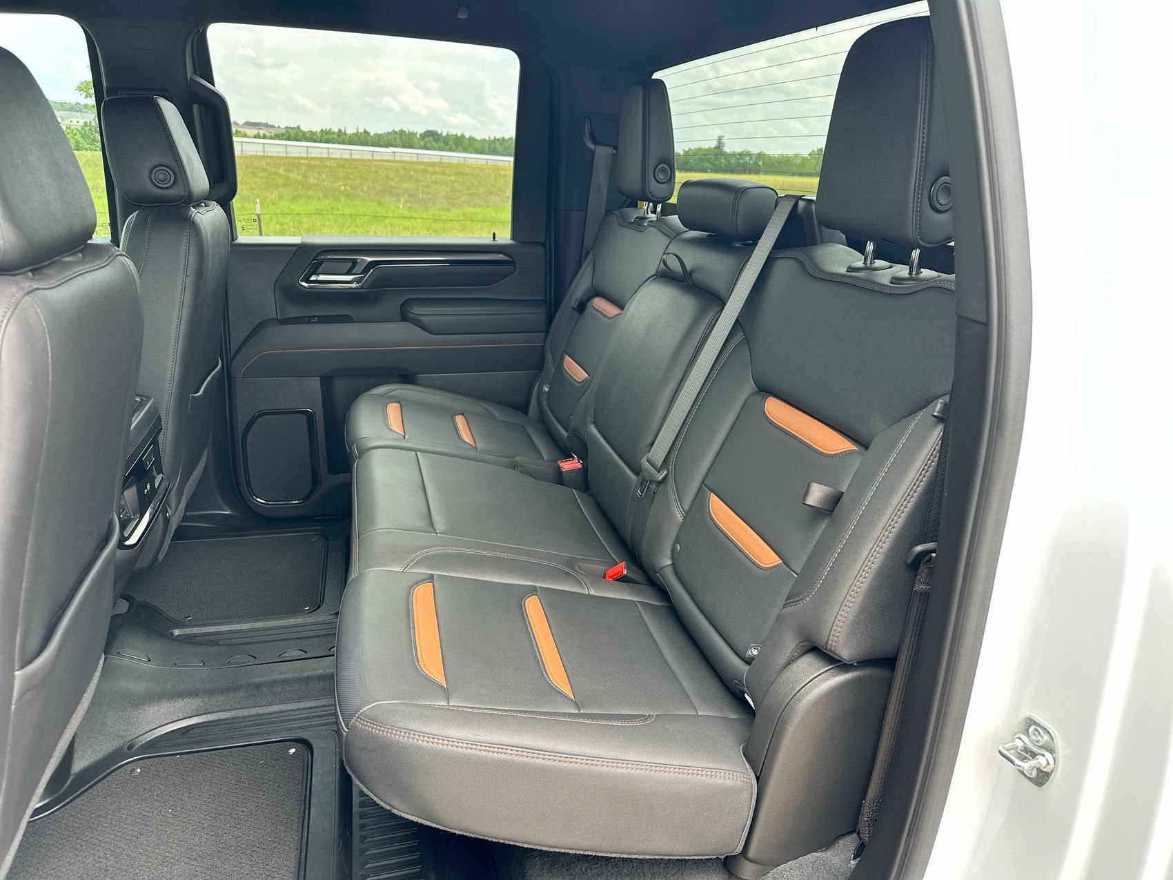 Used 2025 GMC Sierra 2500 AT4 AWD/4WD image 23