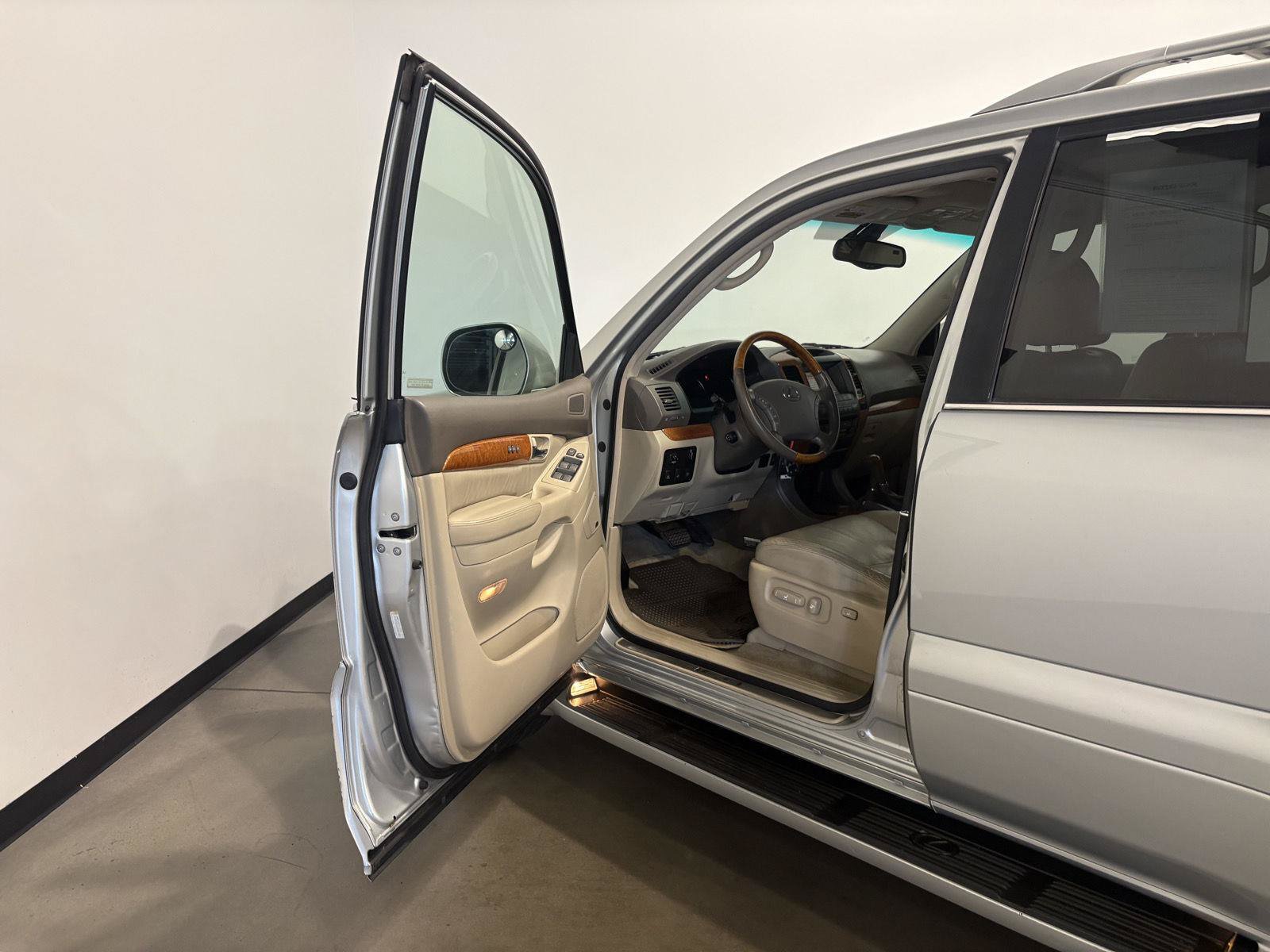 Used 2005 Lexus GX 470 AWD/4WD image 9