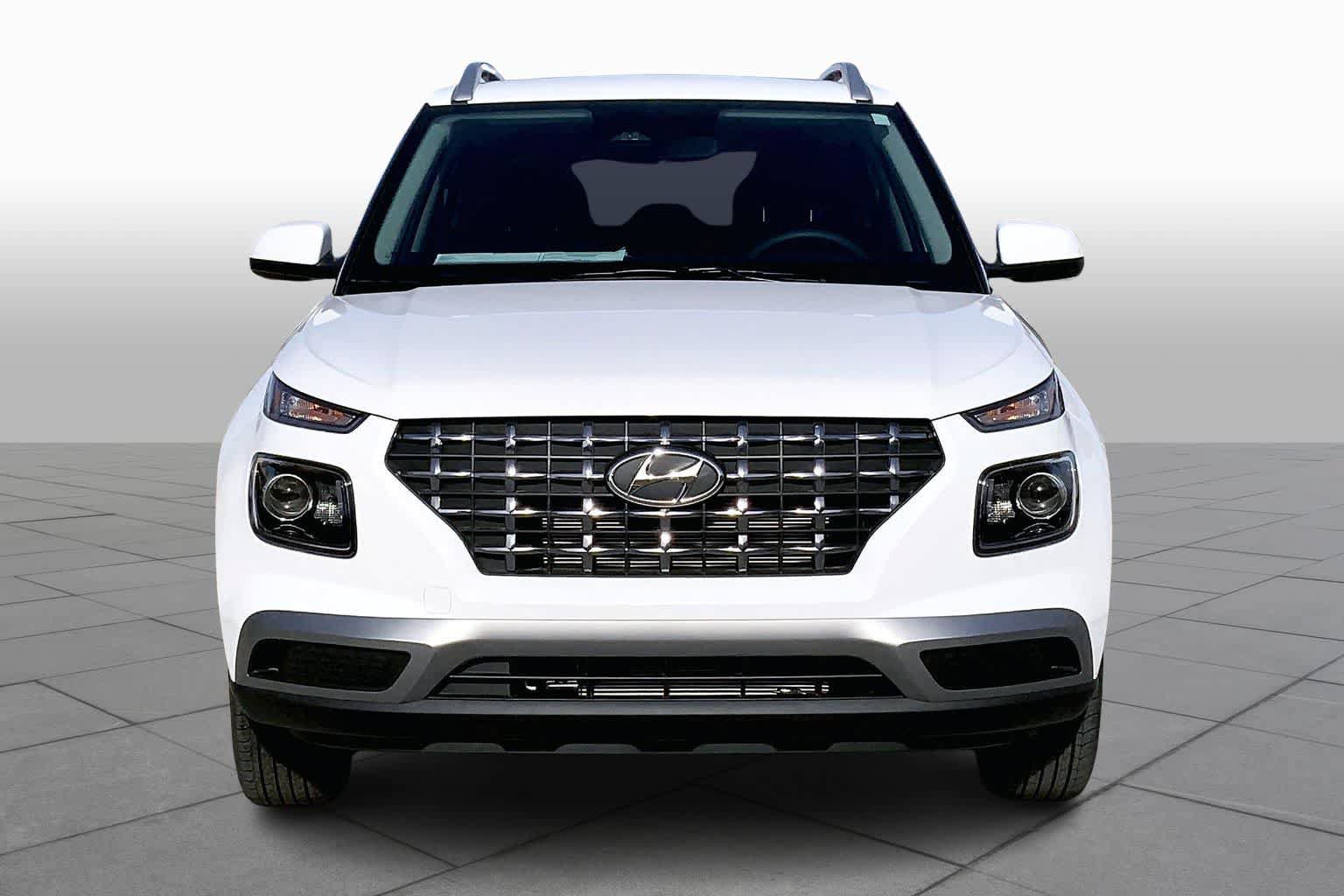 New 2026 Hyundai Venue SEL FWD image 3