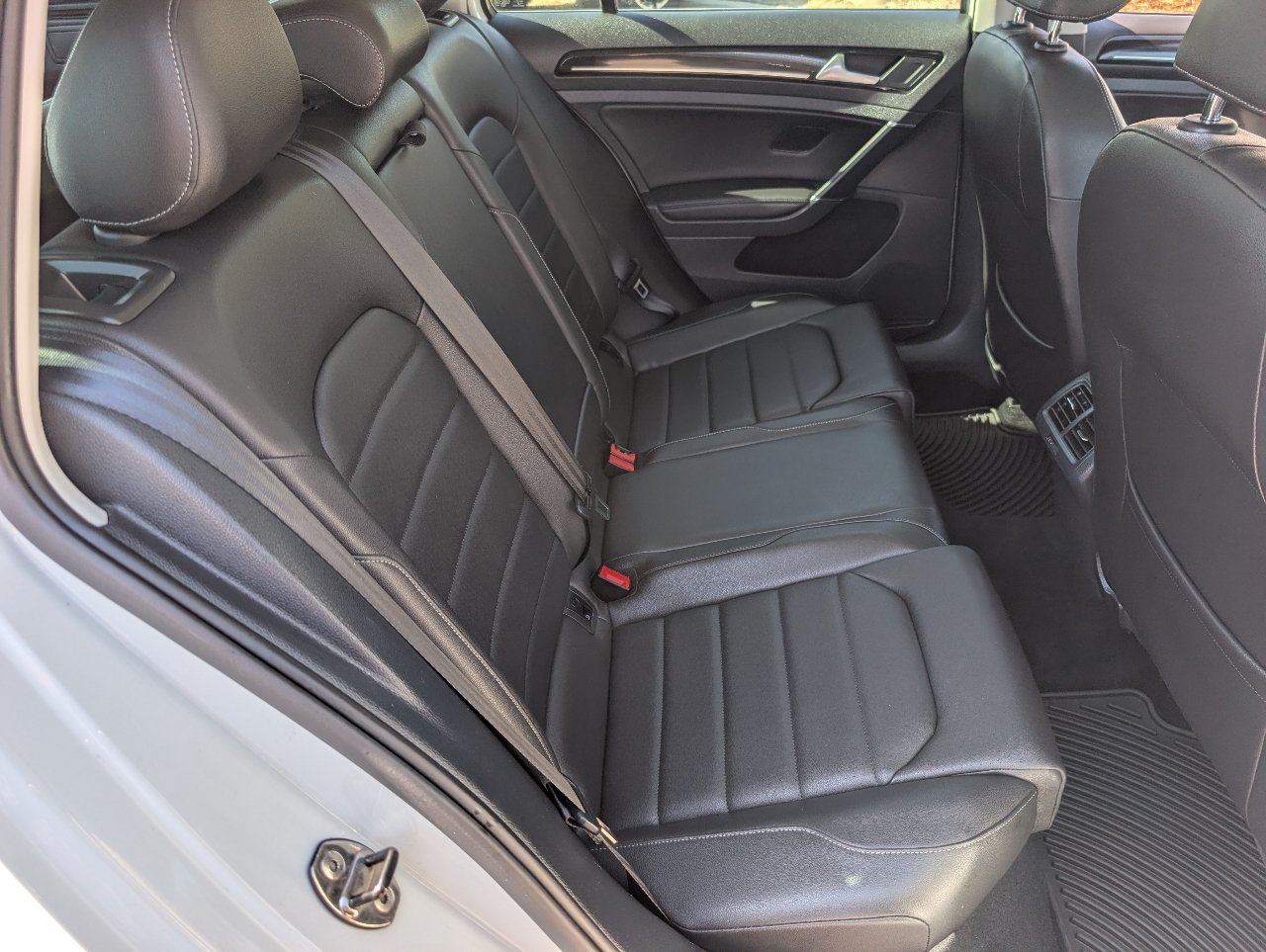 Used 2015 Volkswagen Golf TDI SEL FWD image 5