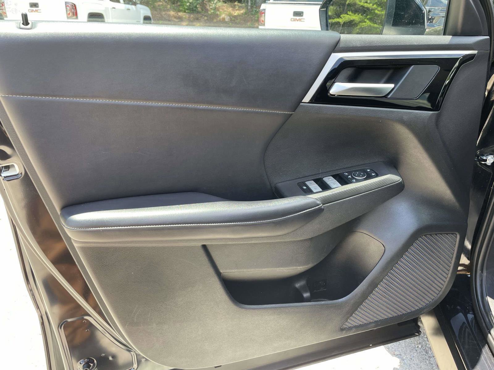 Used 2024 Mitsubishi Outlander SE FWD image 5