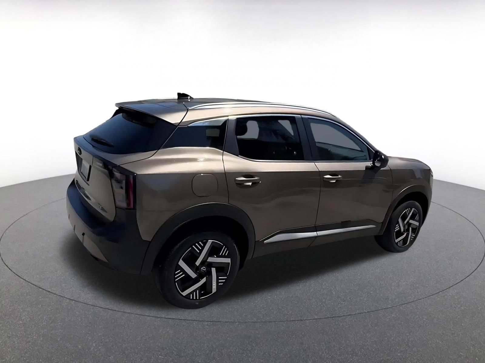 Used 2026 Nissan Kicks SV w/ Cold Weather Package FWD image 14