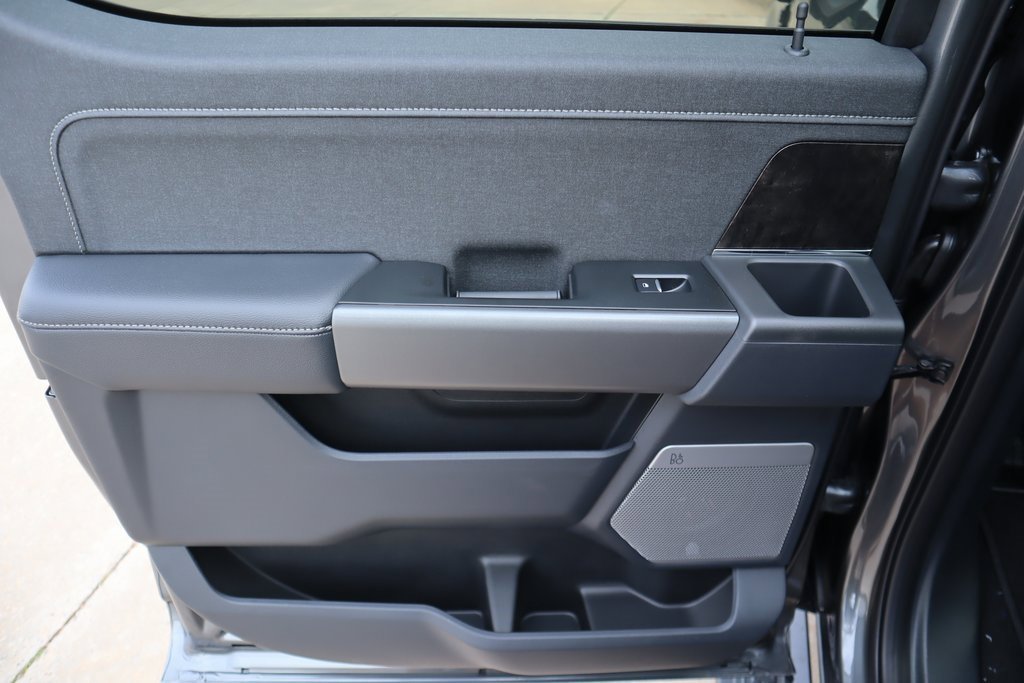 New 2026 Ford F250 Lariat w/ Black Appearance Package image 21