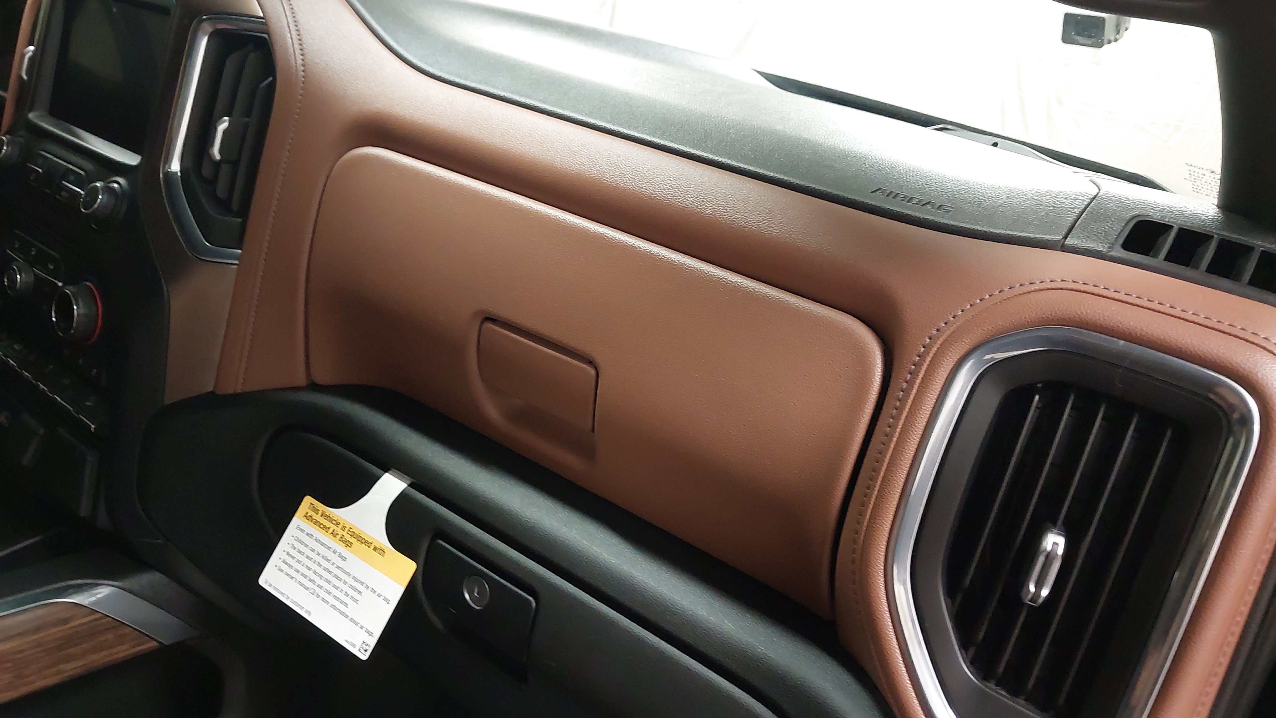 Used 2021 Chevrolet Silverado 1500 High Country w/ Technology Package AWD/4WD image 29