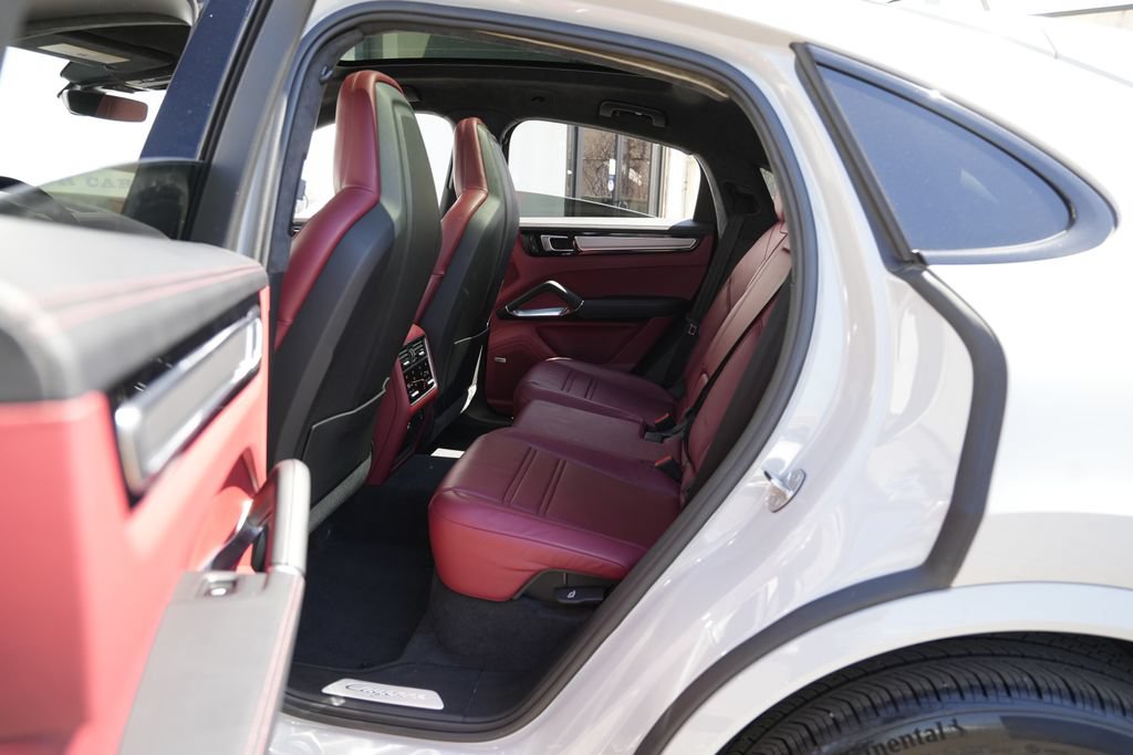 Used 2023 Porsche Cayenne Turbo w/ Premium Package Plus (PI3) image 28