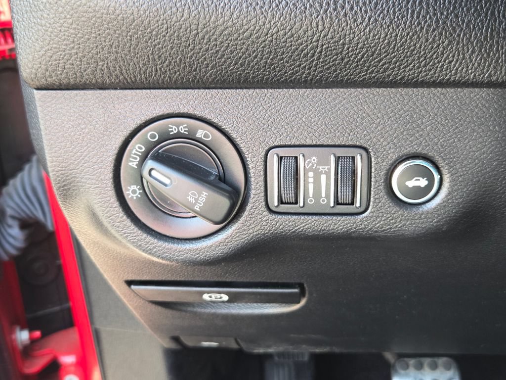 Used 2022 Dodge Challenger R/T RWD image 27