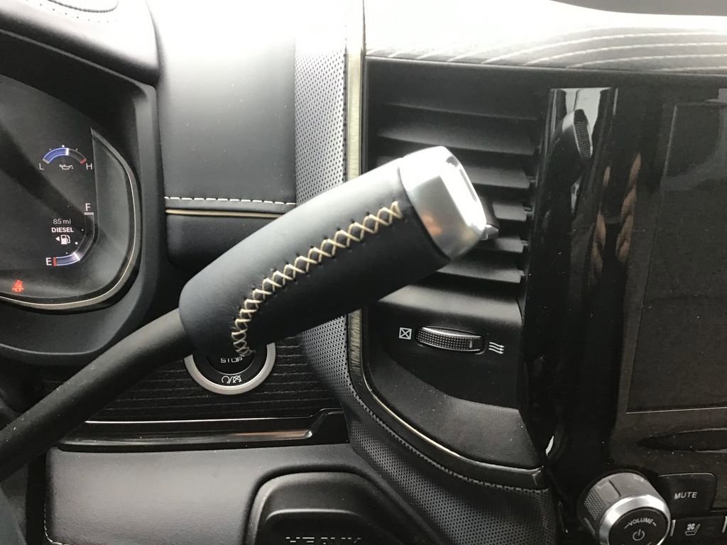 Certified 2023 RAM 3500 Limited w/ Towing Technology Group image 15