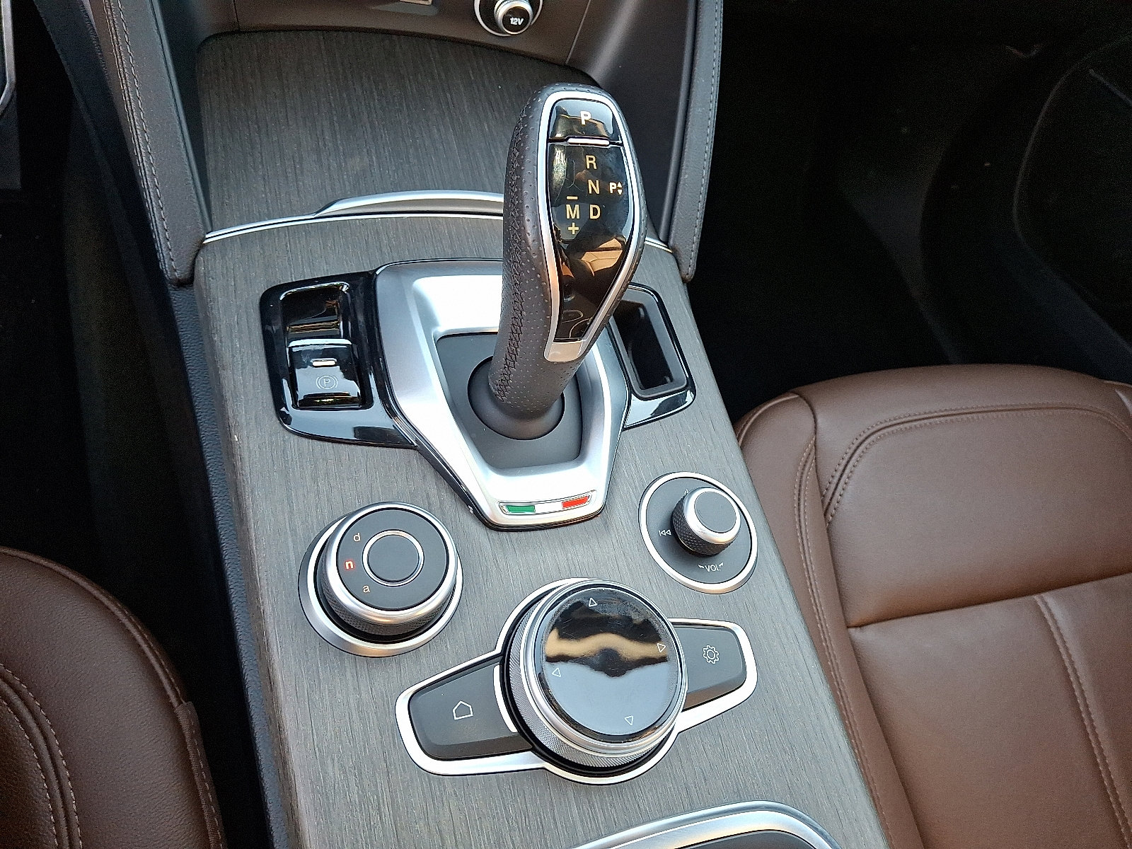 Used 2022 Alfa Romeo Stelvio Ti image 15