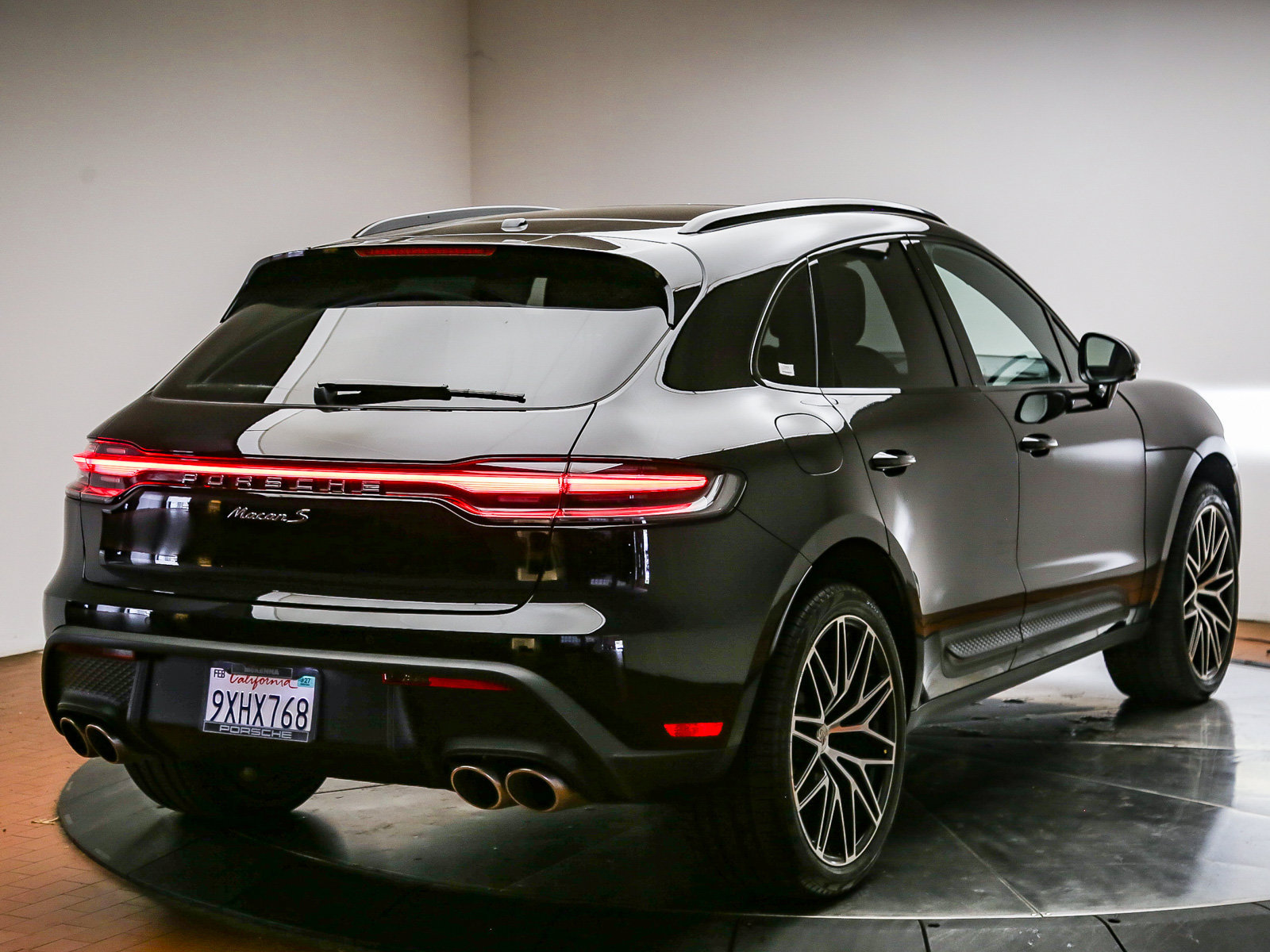 Certified 2026 Porsche Macan S AWD/4WD image 8