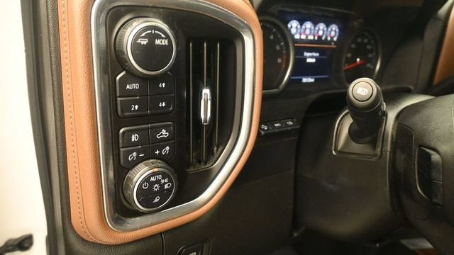 Used 2020 Chevrolet Silverado 1500 High Country w/ Technology Package AWD/4WD image 16