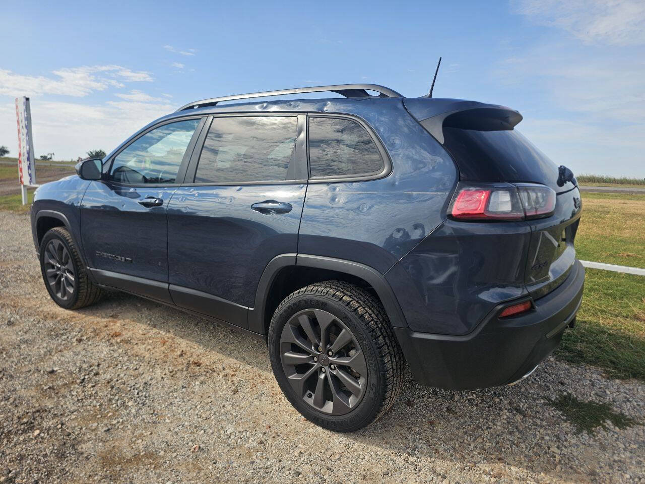 Used 2021 Jeep Cherokee Latitude Lux 80th Anniv w/ Quick Order Package 26U 80TH AWD/4WD image 5