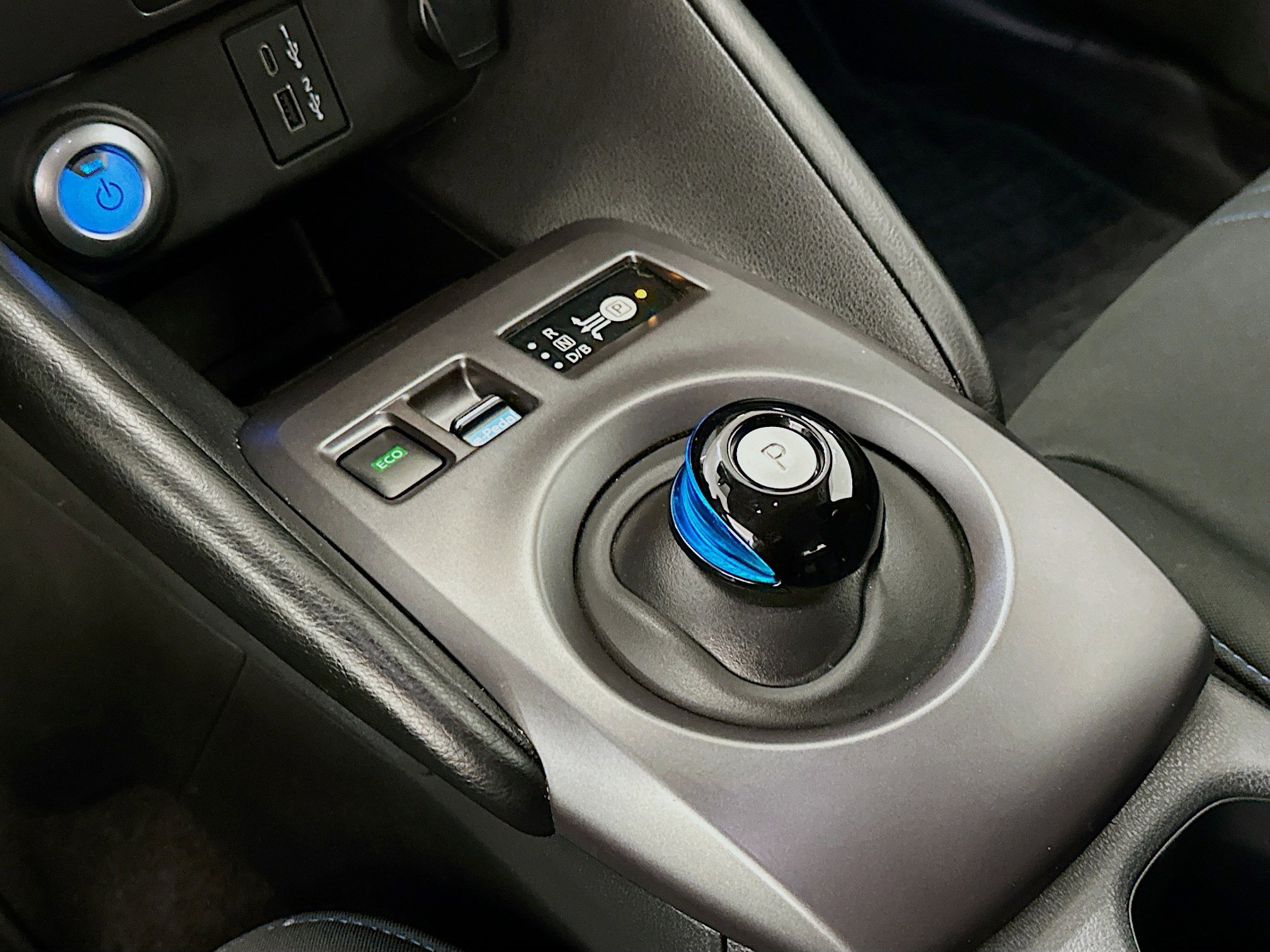 Used 2025 Nissan Leaf S image 24