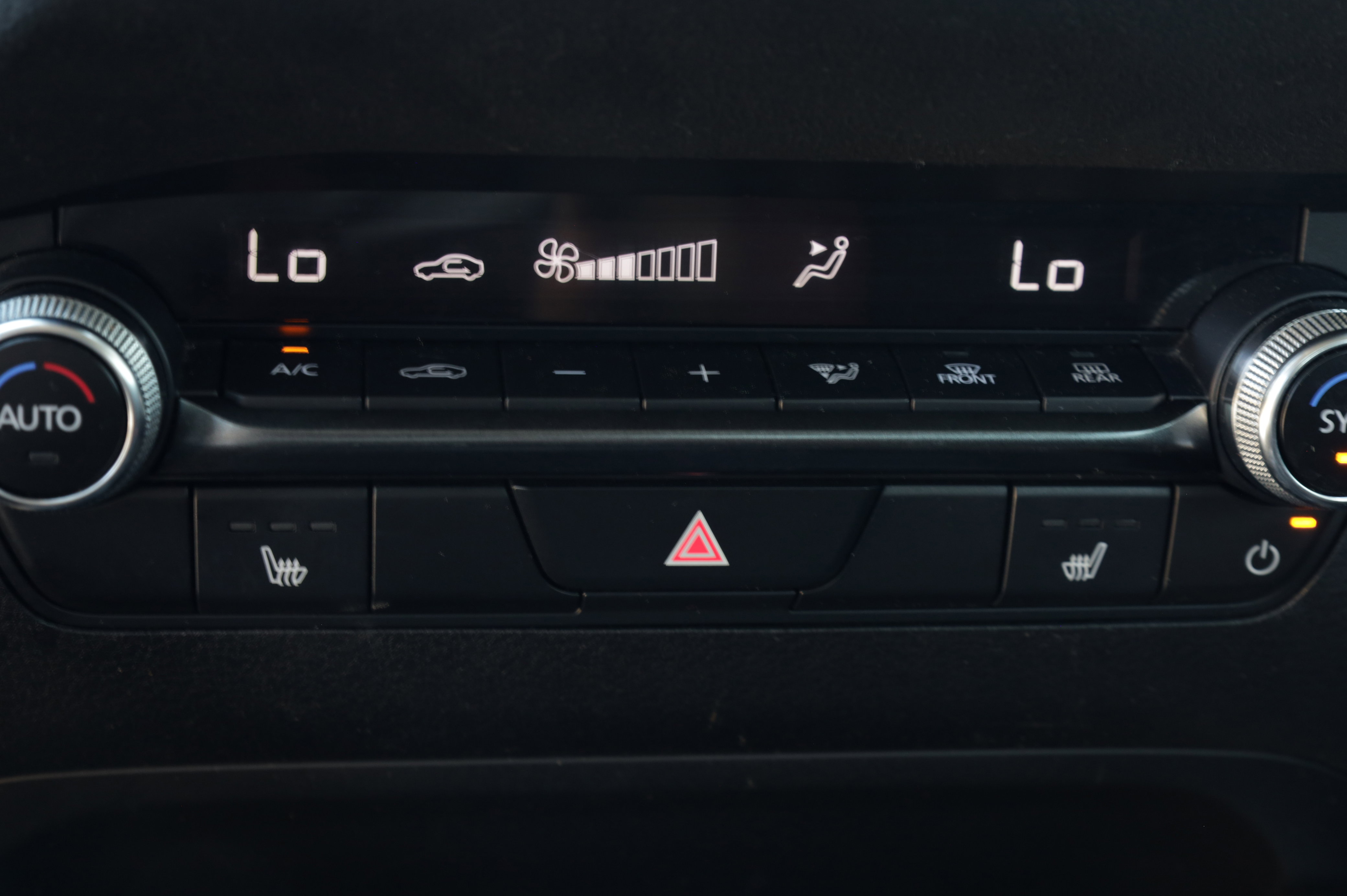 Used 2024 MAZDA MAZDA3 s AWD/4WD image 12