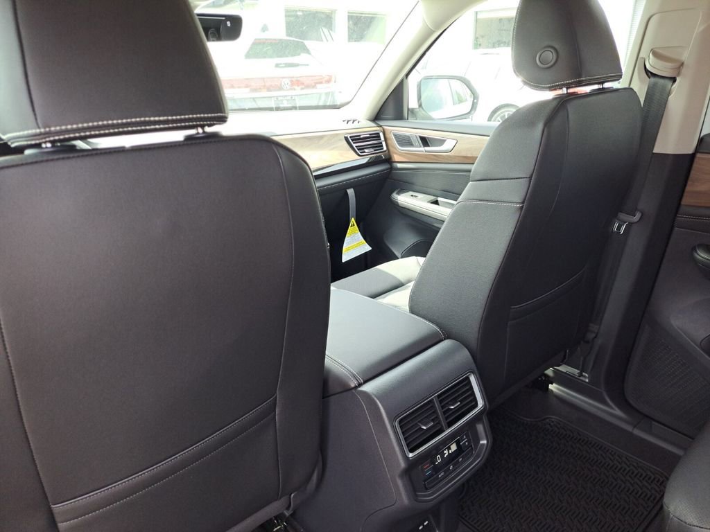 New 2026 Volkswagen Atlas SE image 24