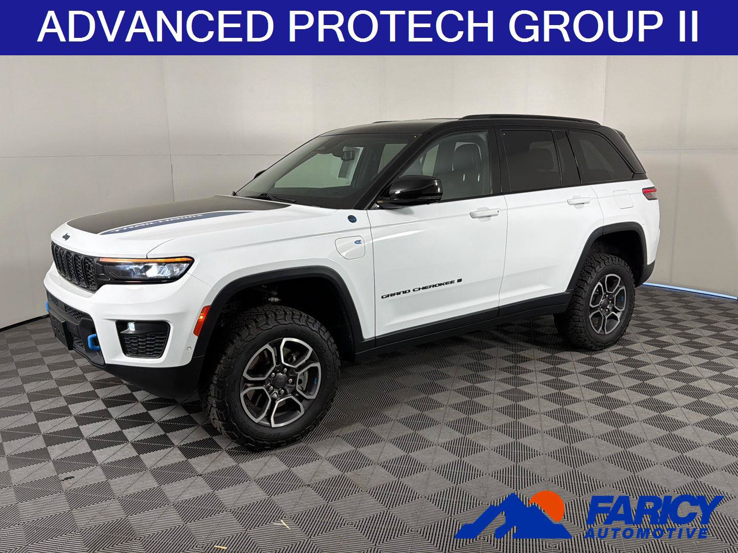 Used 2023 Jeep Grand Cherokee Trailhawk w/ Advanced Protech Group II AWD/4WD image 1