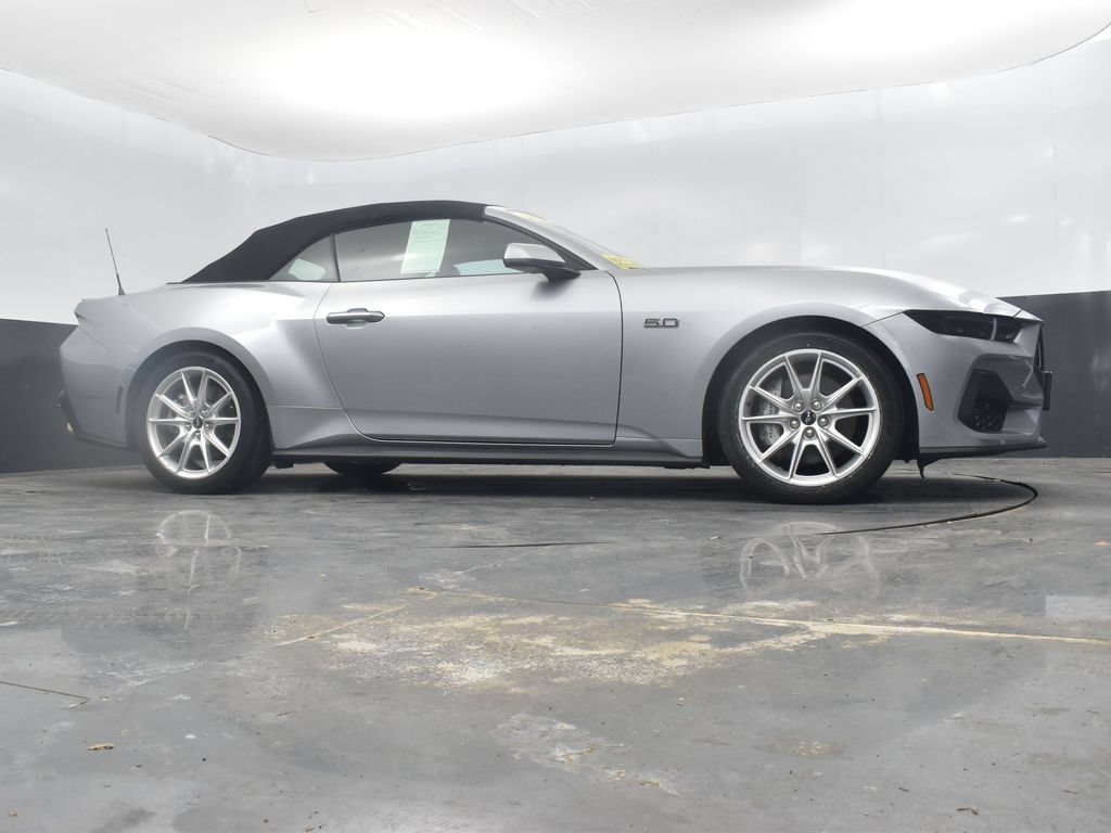 Used 2025 Ford Mustang GT Premium RWD image 33