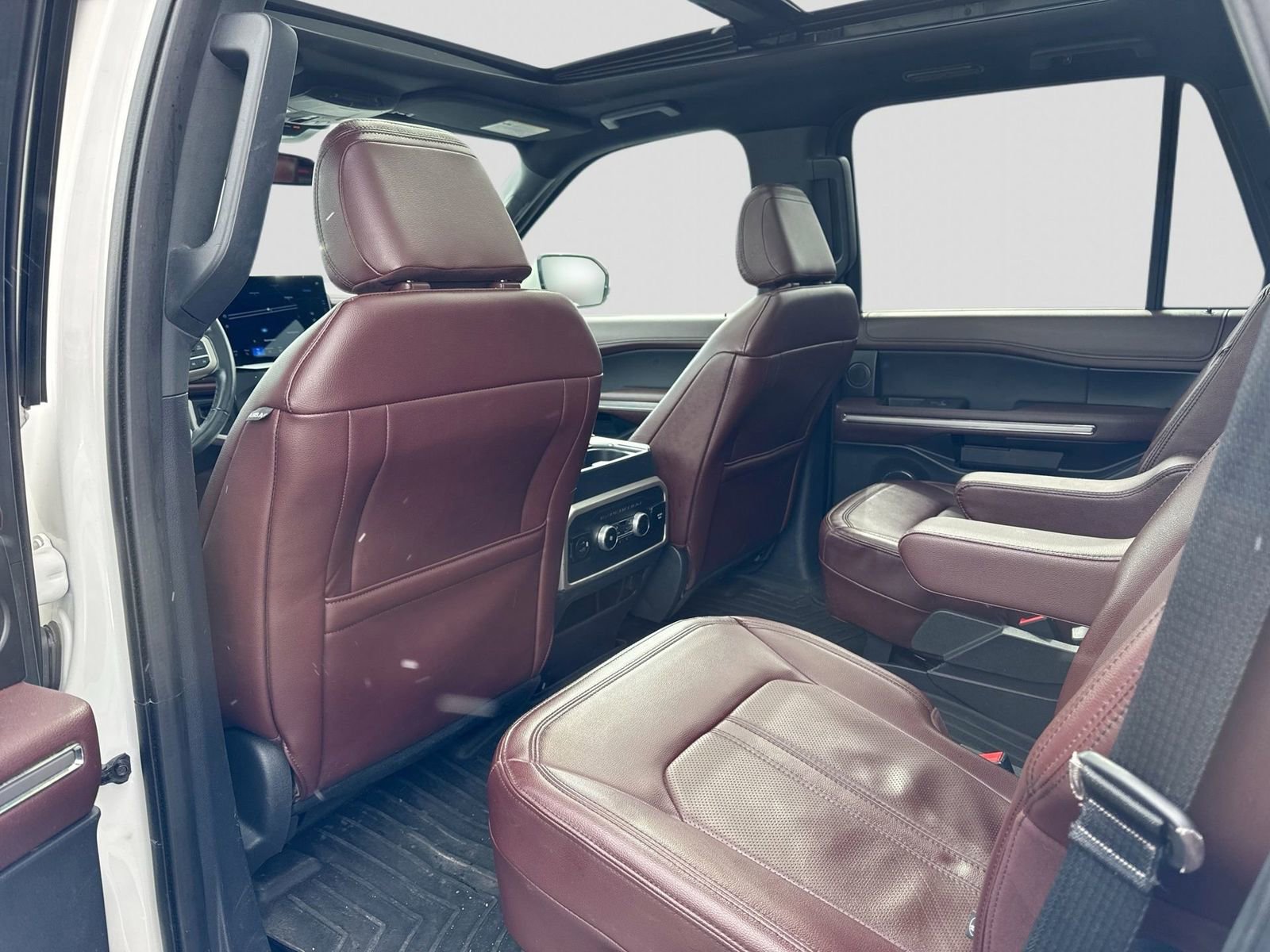 Used 2022 Ford Expedition Limited image 5