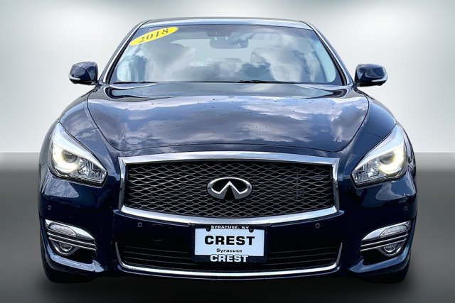 Used 2018 INFINITI Q70 Luxe AWD/4WD image 2