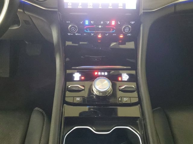 Used 2022 Jeep Grand Cherokee L Overland w/ Luxury Tech Group IV AWD/4WD image 23
