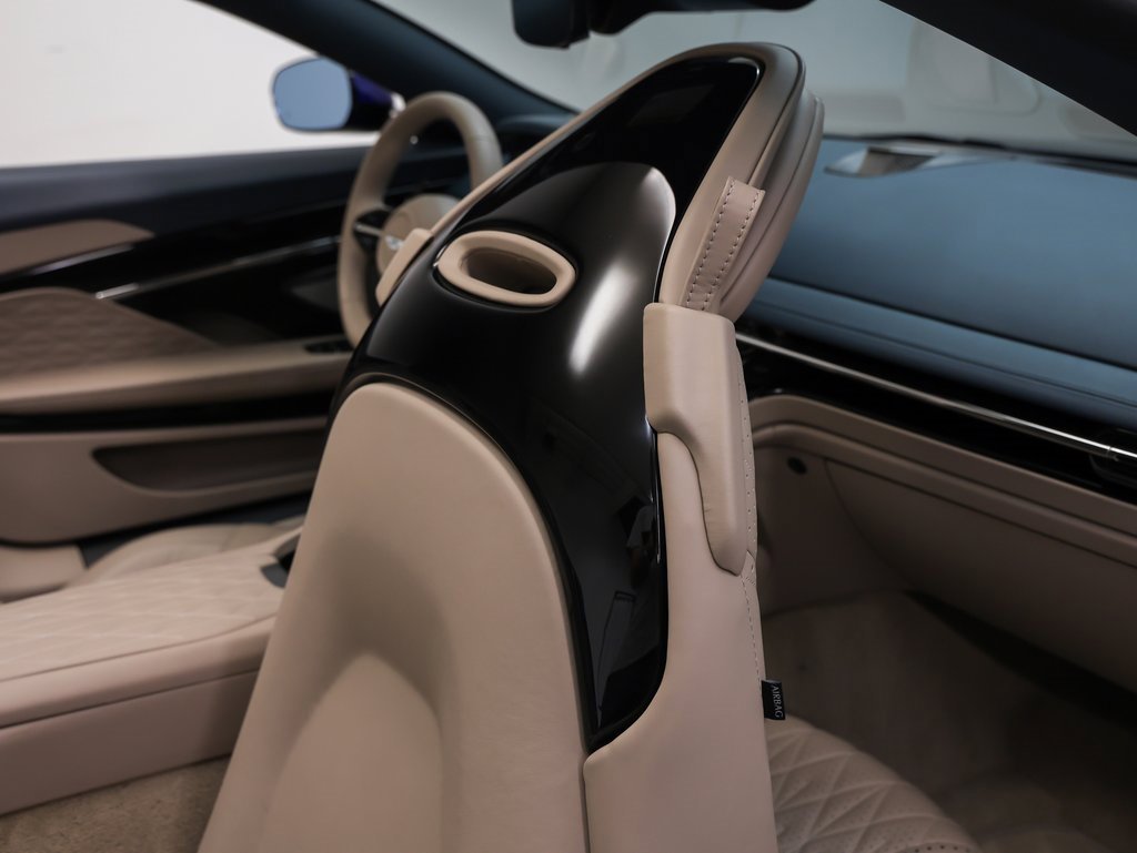 Used 2024 Aston Martin DB12 Convertible image 21