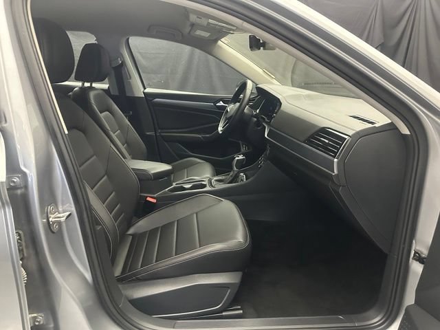 Used 2024 Volkswagen Jetta SE FWD image 15