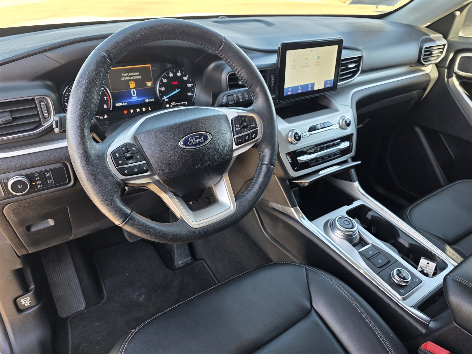 Used 2022 Ford Explorer XLT w/ Equipment Group 202A image 10