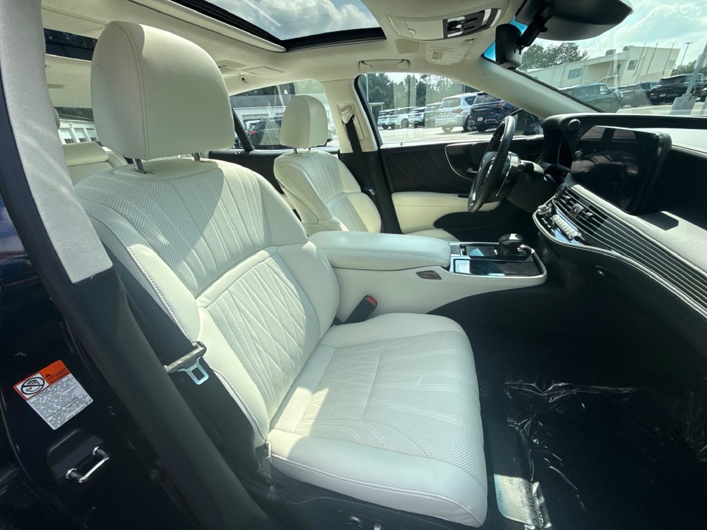 Used 2022 Lexus LS 500 w/ Interior Upgrade Package RWD image 27