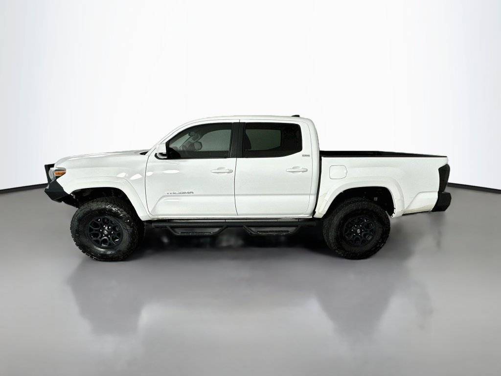 Used 2021 Toyota Tacoma SR5 RWD image 4