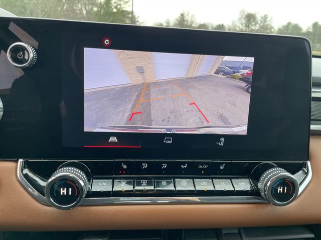 Used 2024 GMC Canyon AT4 w/ Canyon Safety Plus Package image 33