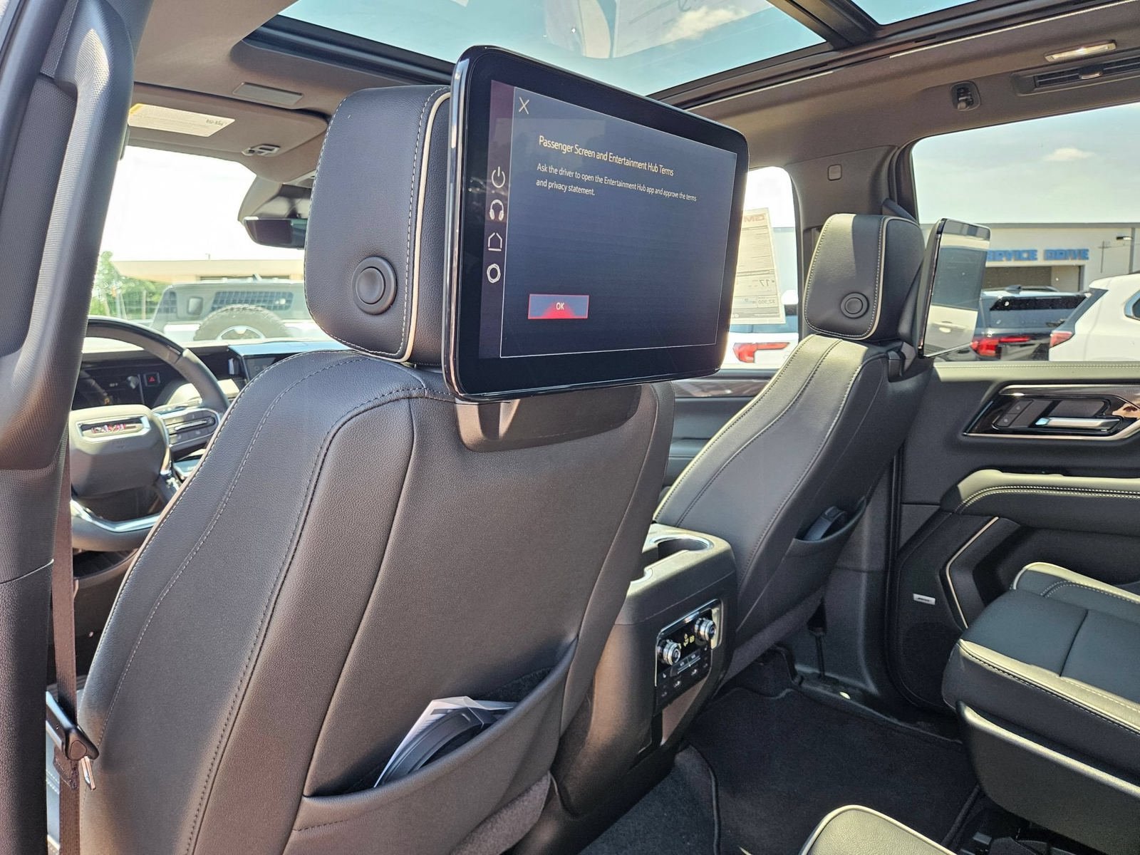 New 2026 GMC Yukon Elevation w/ Elevation Premium Package AWD/4WD image 25