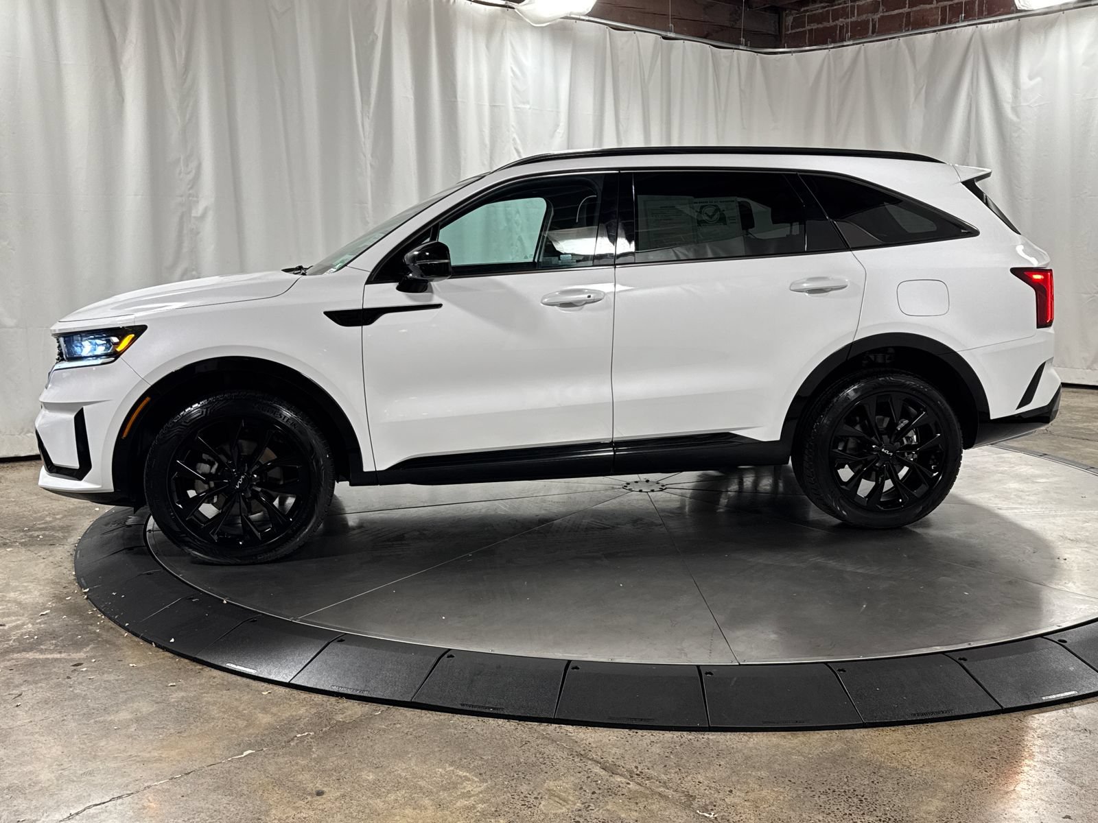 Certified 2023 Kia Sorento SX AWD/4WD image 6