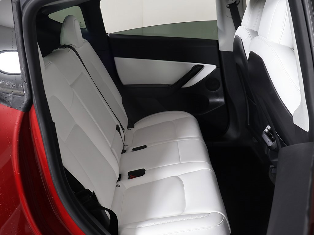 Used 2022 Tesla Model Y Long Range image 29