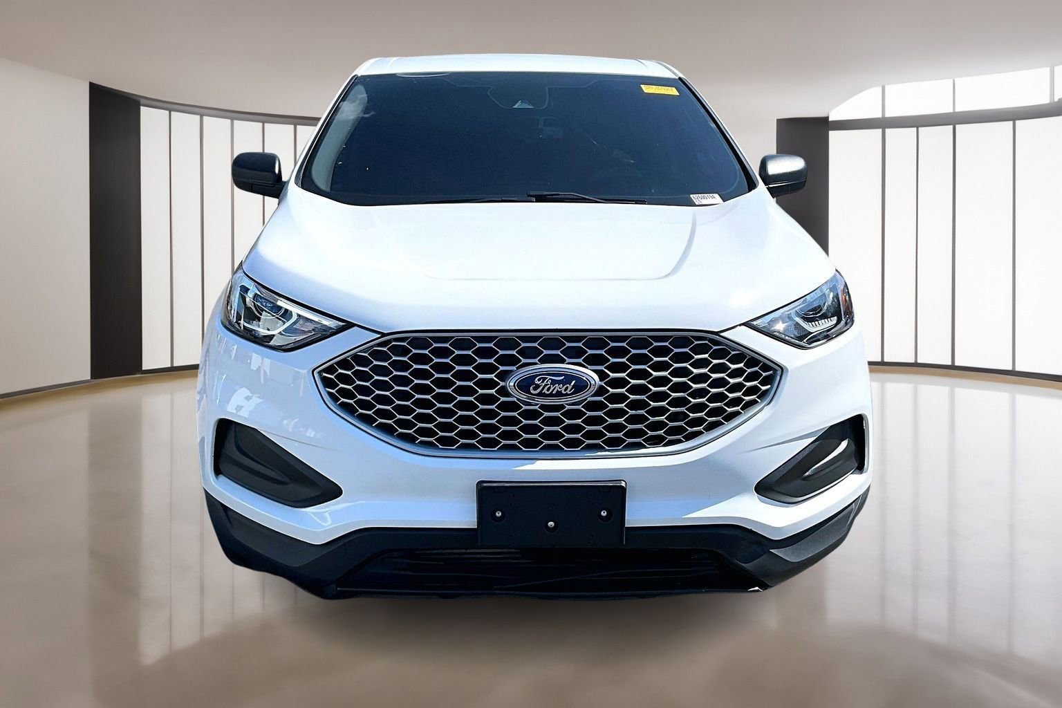 Used 2024 Ford Edge SE image 2