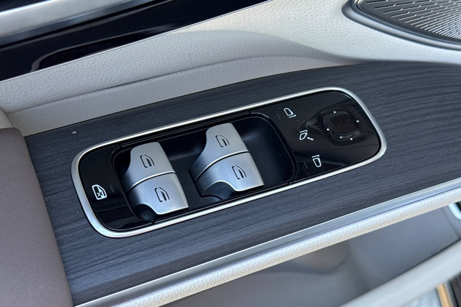 Certified 2023 Mercedes-Benz EQS 580 4MATIC SUV image 14